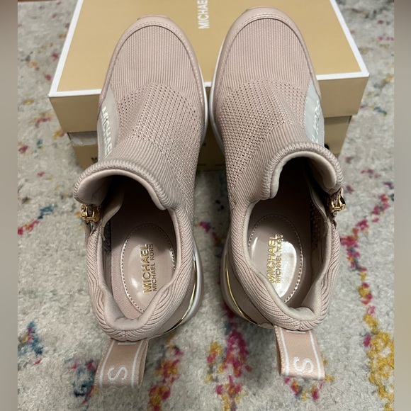 Like New Michael Kors Willis Wedge Trainer - Soft Pink Sz 7M - Picture 3 of 6